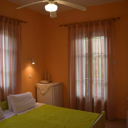 Christinis Guest * Skopelos Town